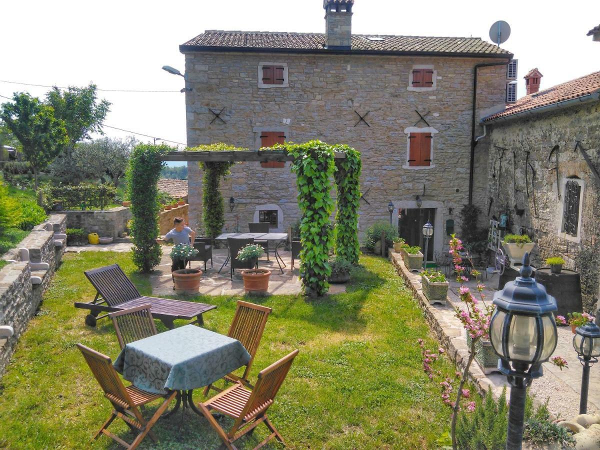 Al Merlo Olivo, Rural Istrian House Buje Extérieur photo